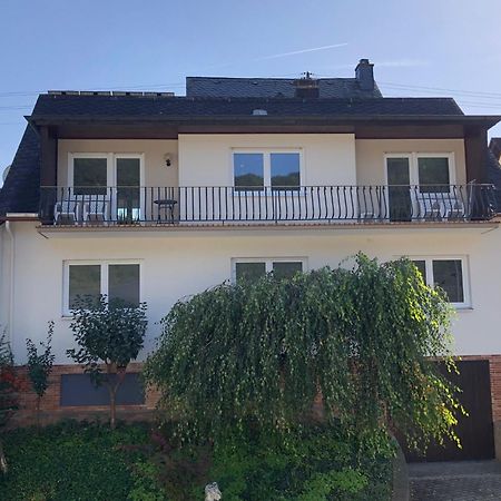 Weinhaus Lenartz-Bleser Briedern Exterior foto